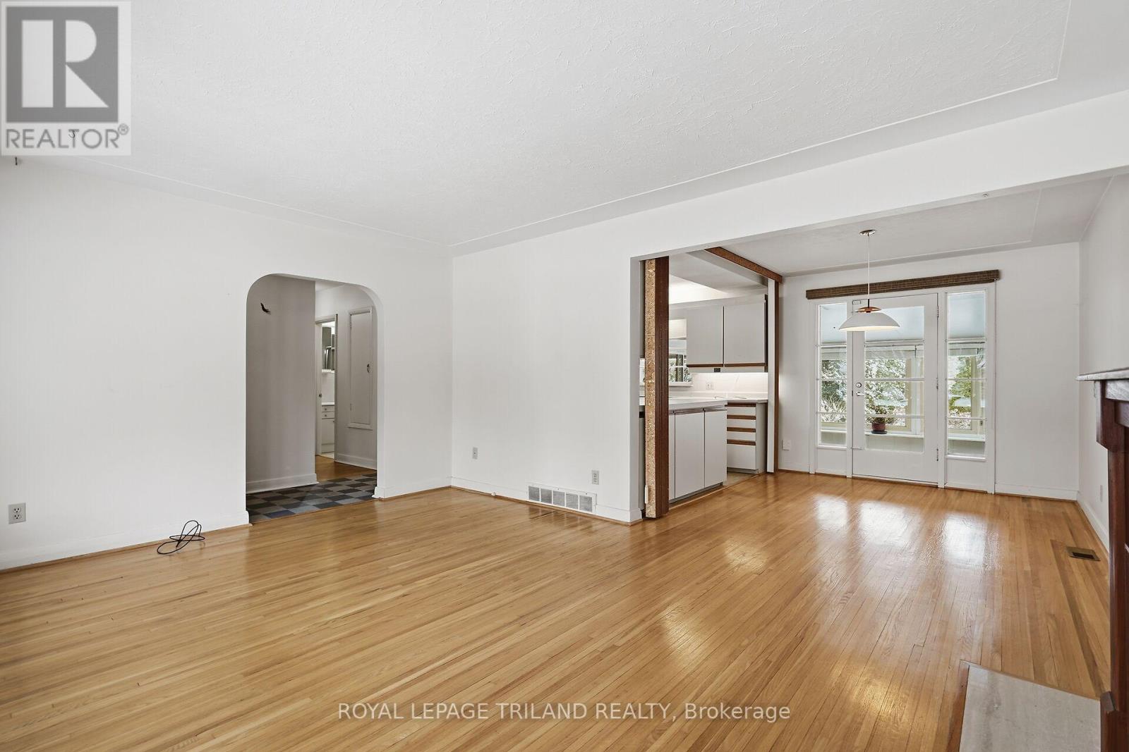 39 Ford Crescent, London North, Ontario  N6G 1H8 - Photo 8 - X12886210