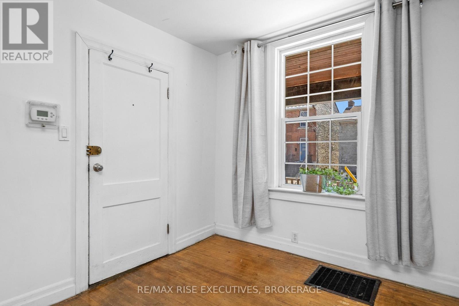 143-145 Ordnance Street, Kingston (East Of Sir John A. Blvd), Ontario  K7K 1G9 - Photo 24 - X12888102