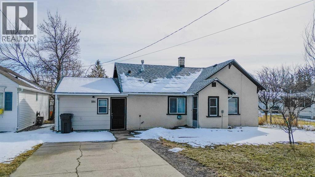 184 W 100 S, Raymond, Alberta  T0K 2S0 - Photo 1 - A2287529