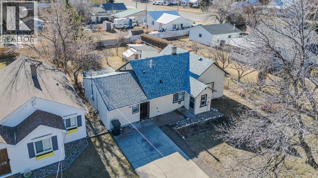 184 W 100 S, Raymond, Alberta  T0K 2S0 - Photo 3 - A2287529