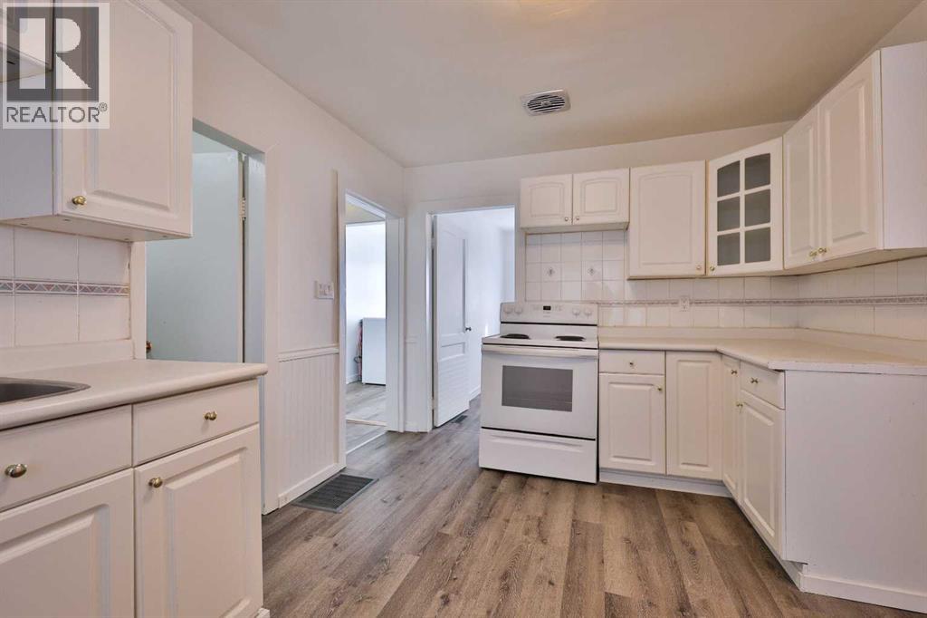 184 W 100 S, Raymond, Alberta  T0K 2S0 - Photo 16 - A2287529