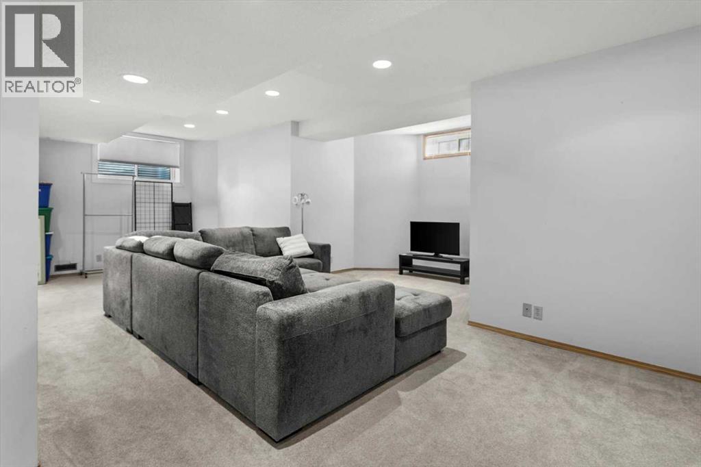 332 Hawkstone Close Nw, Calgary, Alberta  T3G 3P2 - Photo 33 - A2279806