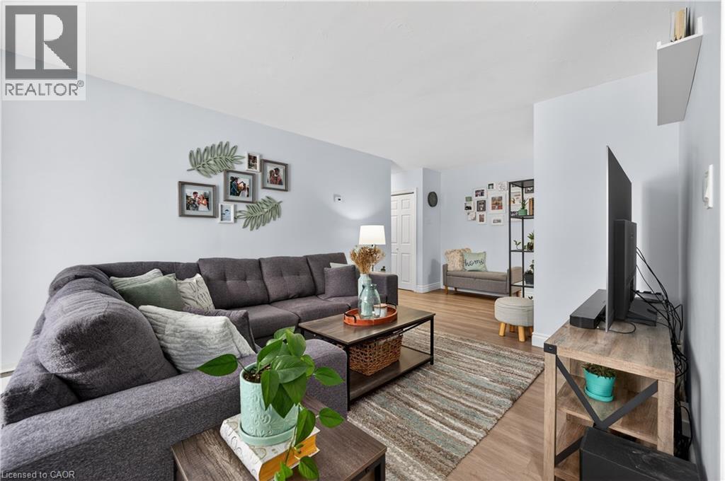 456 Carlton Street Unit# 10, St. Catharines, Ontario  L2M 4X1 - Photo 6 - 40809576