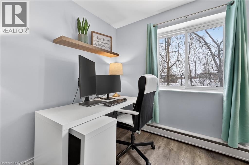 456 Carlton Street Unit# 10, St. Catharines, Ontario  L2M 4X1 - Photo 14 - 40809576