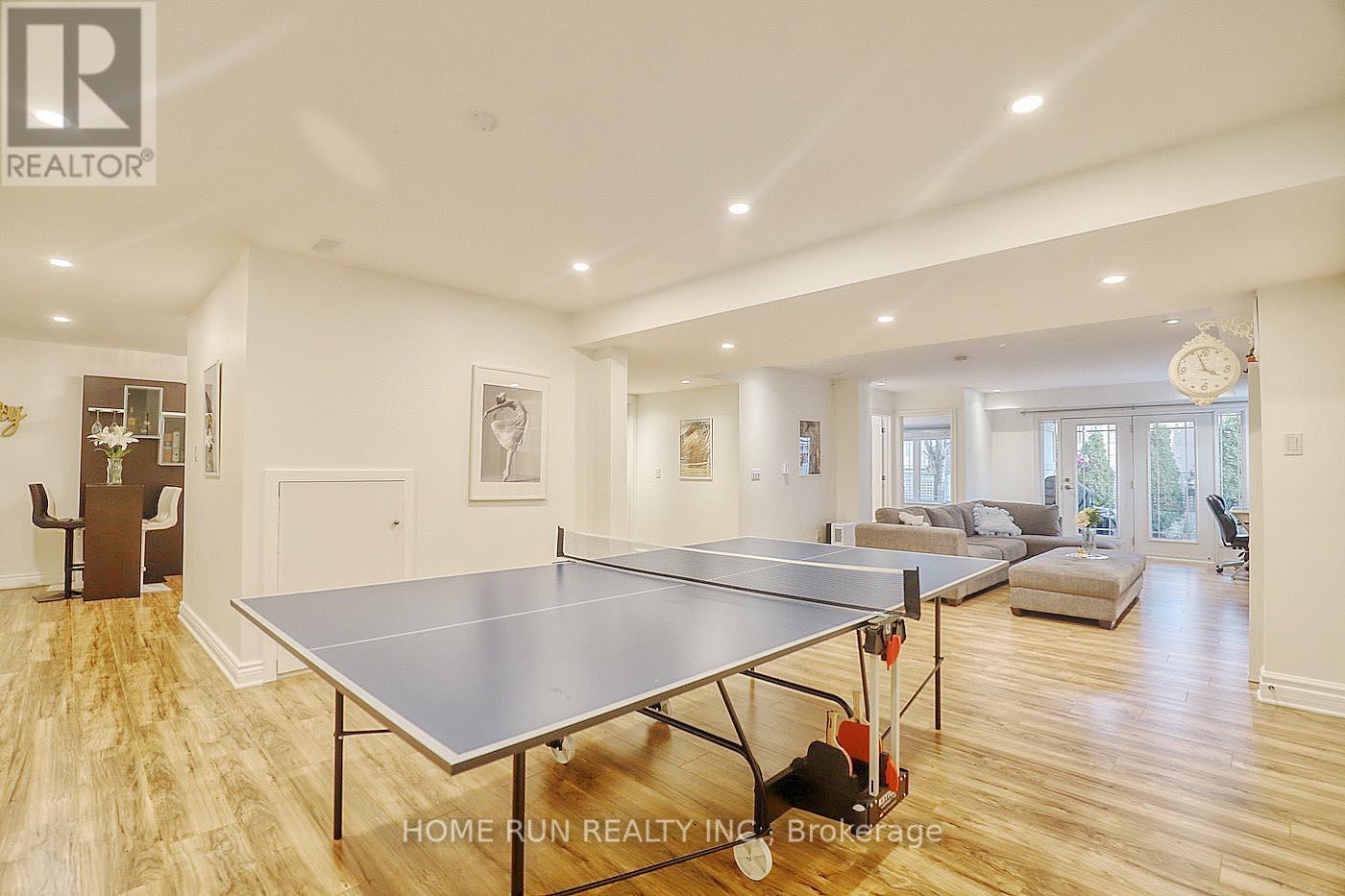 2 Waterford Way, Ottawa, Ontario  K2E 7V4 - Photo 11 - X12888036