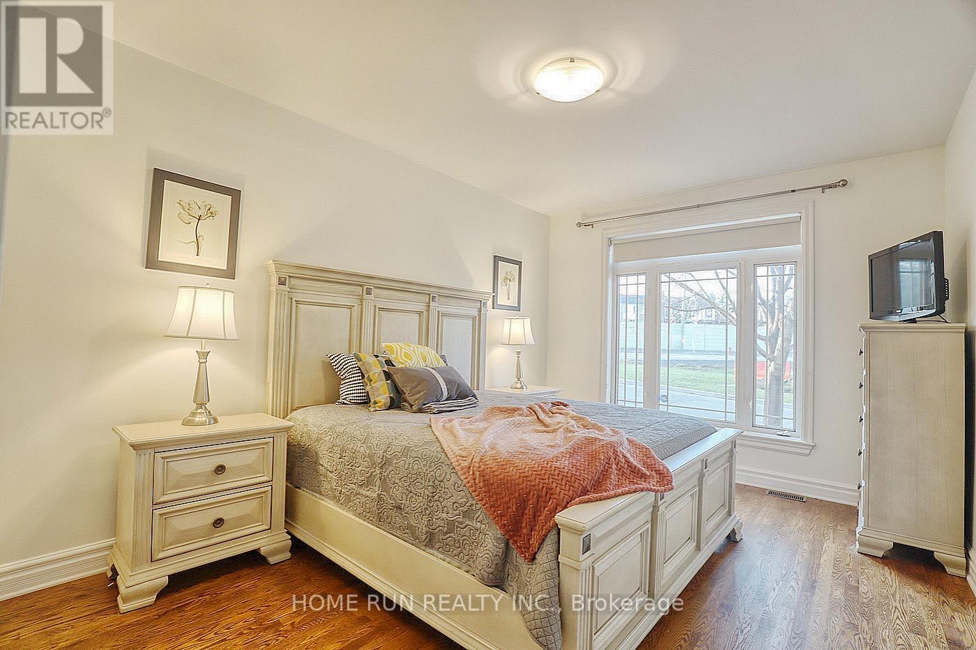 2 Waterford Way, Ottawa, Ontario  K2E 7V4 - Photo 6 - X12888036