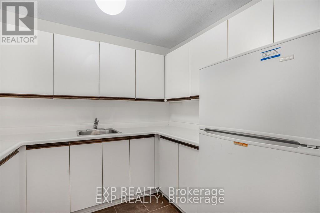 204 - 475 Laurier Avenue W, Ottawa, Ontario K1R 7X1 - Photo 22 - X12888074