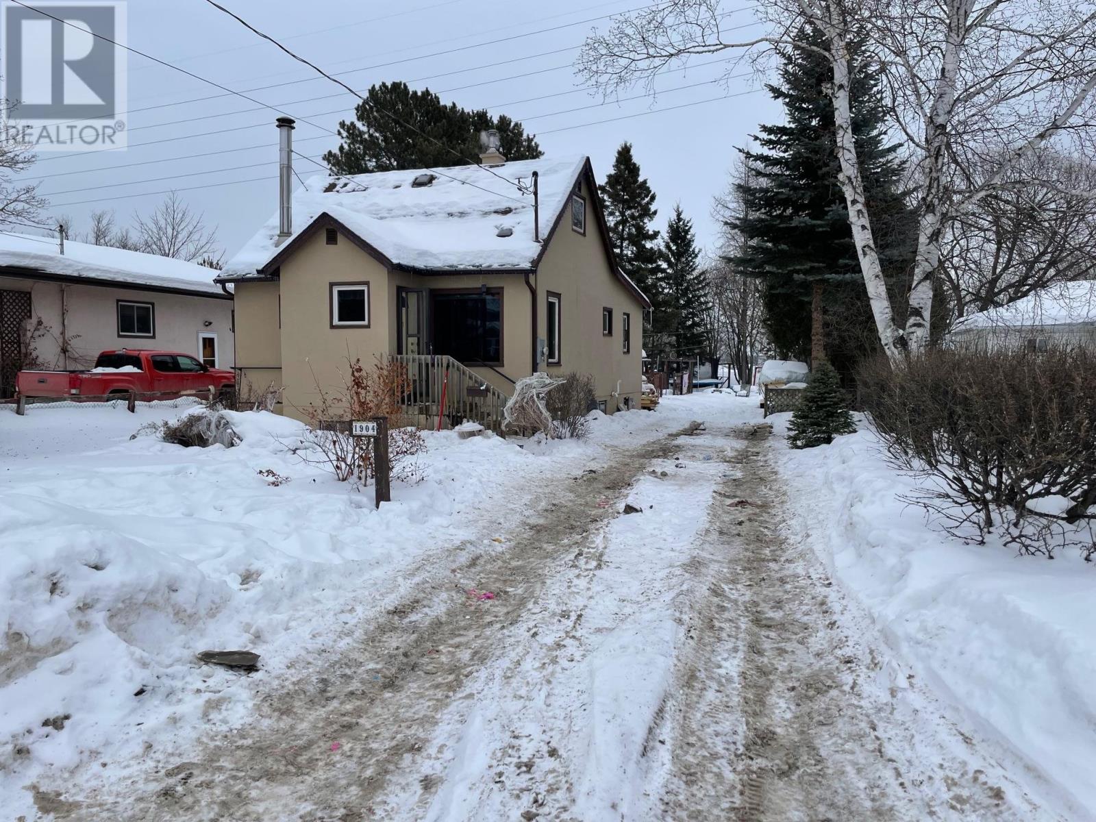 1904 Bailey Ave, Thunder Bay, Ontario  P7E 2X1 - Photo 2 - TB2600298