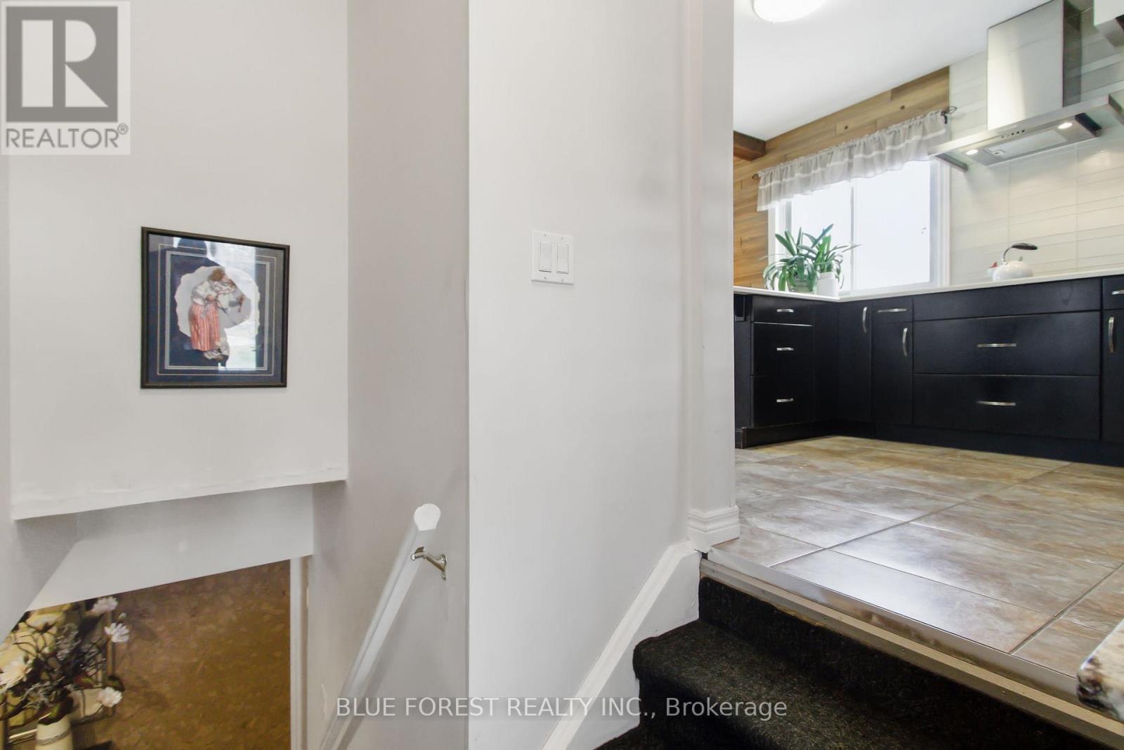 1975 Royal Crescent, London East, Ontario  N5V 1N6 - Photo 16 - X12888124