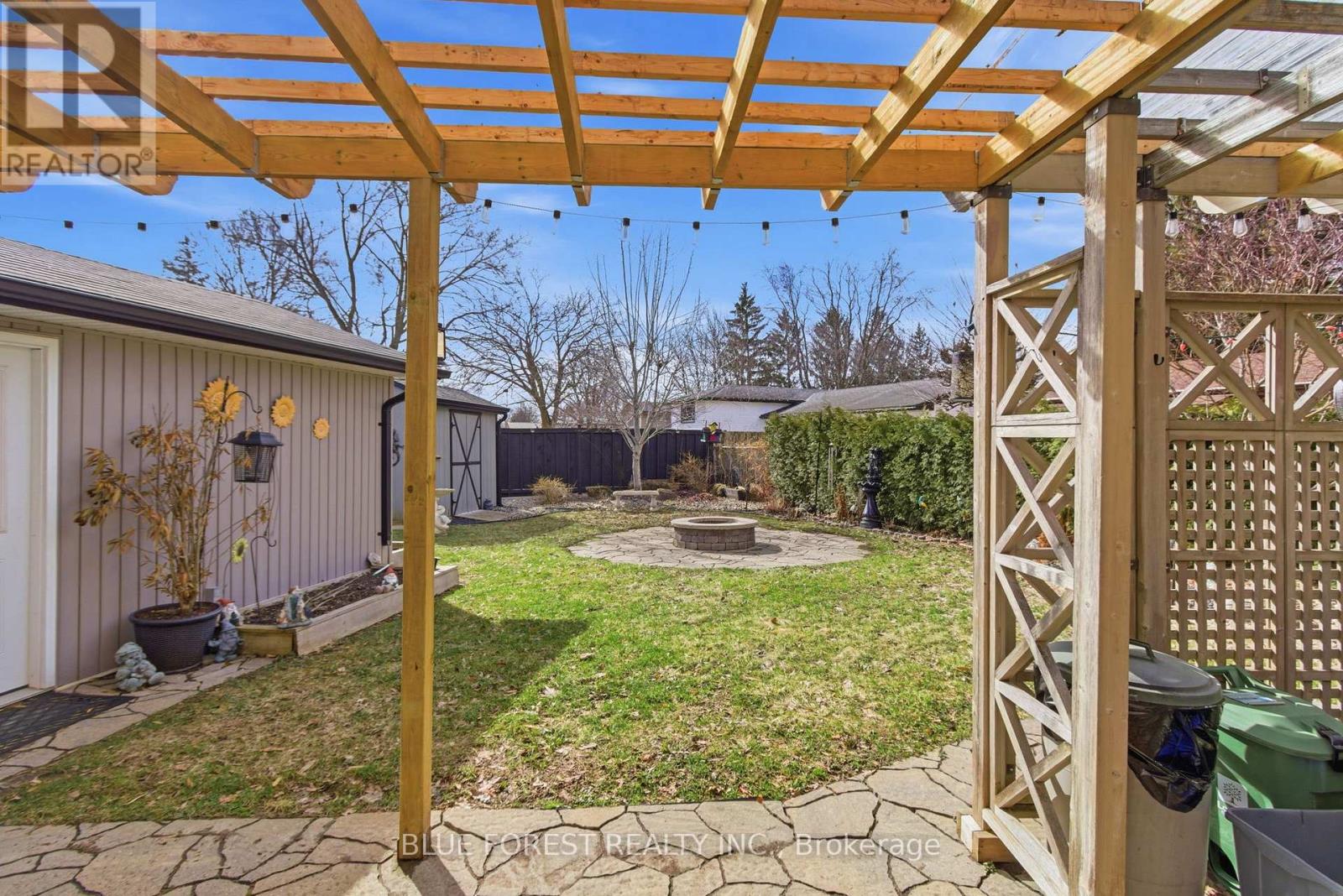 1975 Royal Crescent, London East, Ontario  N5V 1N6 - Photo 24 - X12888124