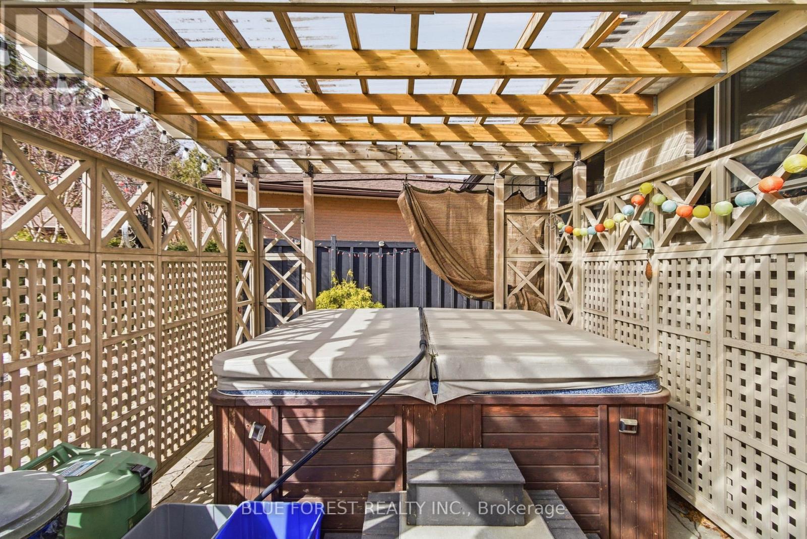 1975 Royal Crescent, London East, Ontario  N5V 1N6 - Photo 25 - X12888124