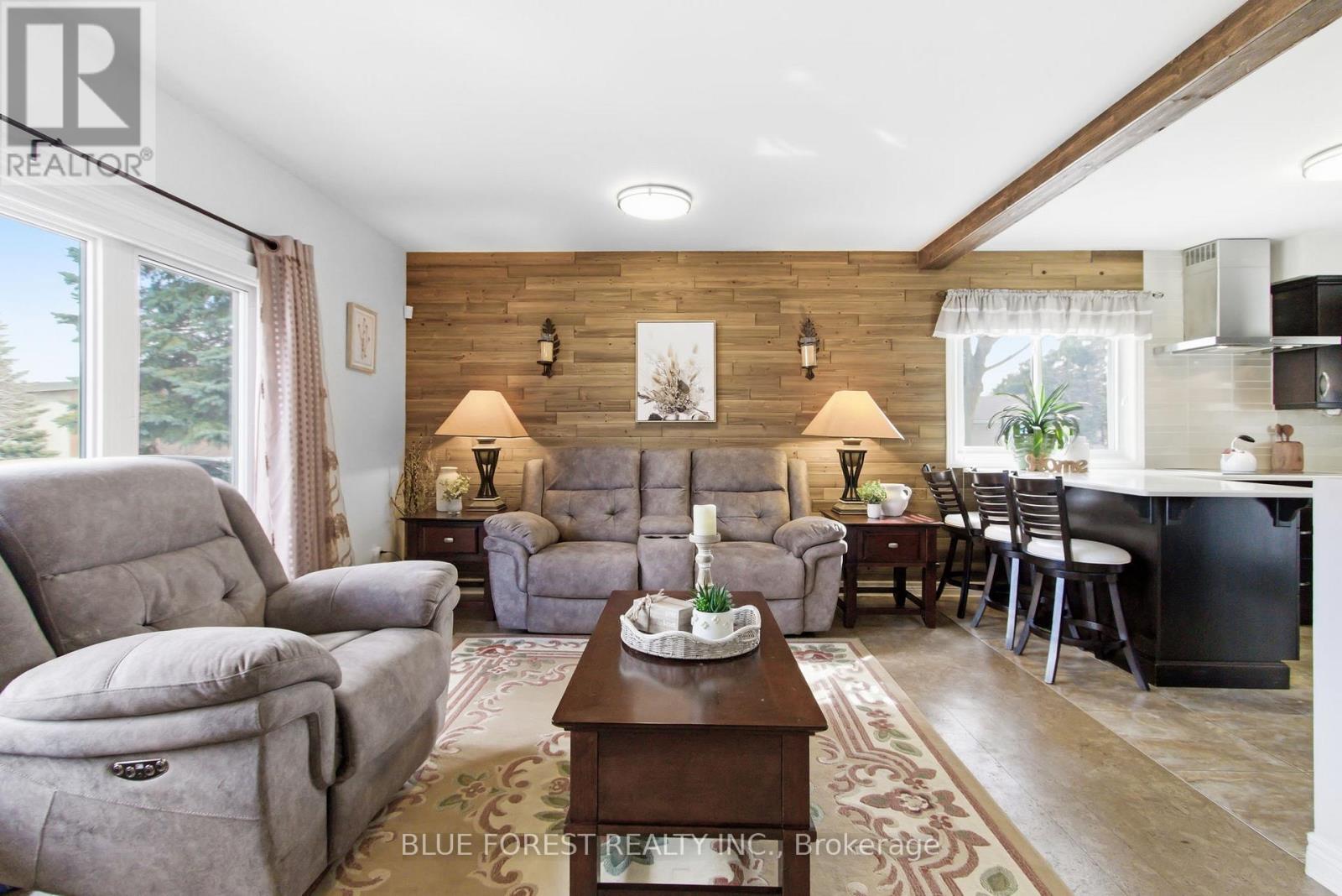 1975 Royal Crescent, London East, Ontario  N5V 1N6 - Photo 3 - X12888124