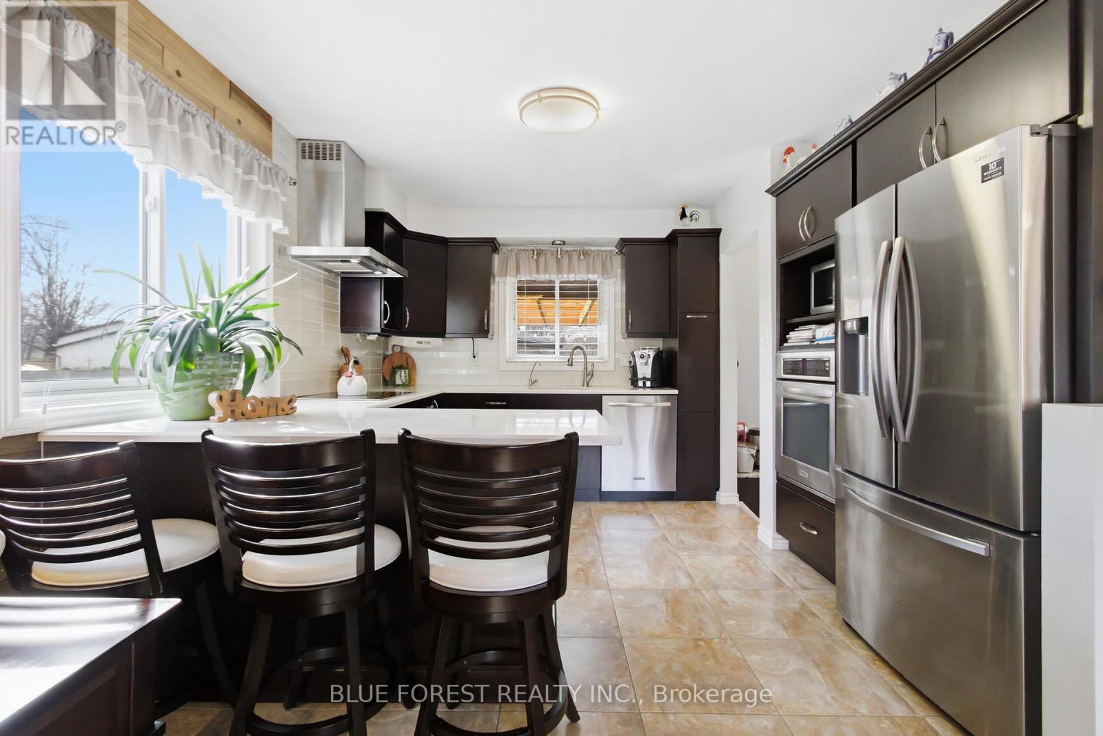 1975 Royal Crescent, London East, Ontario  N5V 1N6 - Photo 6 - X12888124