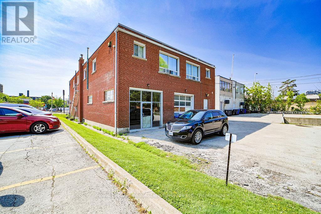 2307 - 2309 Lakeshore Road W, Oakville (Br Bronte), Ontario  L6L 1H2 - Photo 24 - W12888082