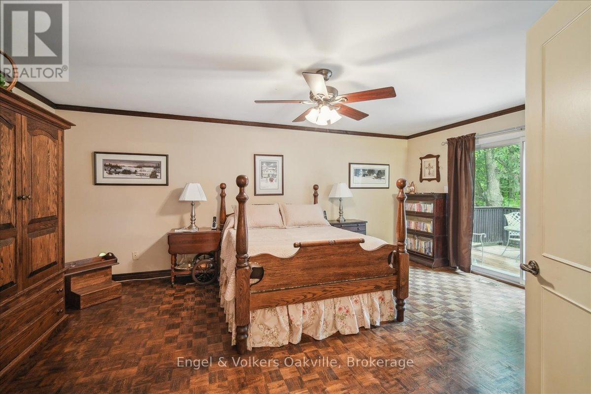 250 Gatestone Avenue, Oakville (Fd Ford), Ontario  L6J 5R9 - Photo 23 - W12888100