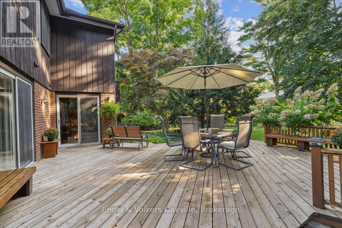 250 Gatestone Avenue, Oakville (Fd Ford), Ontario  L6J 5R9 - Photo 37 - W12888100