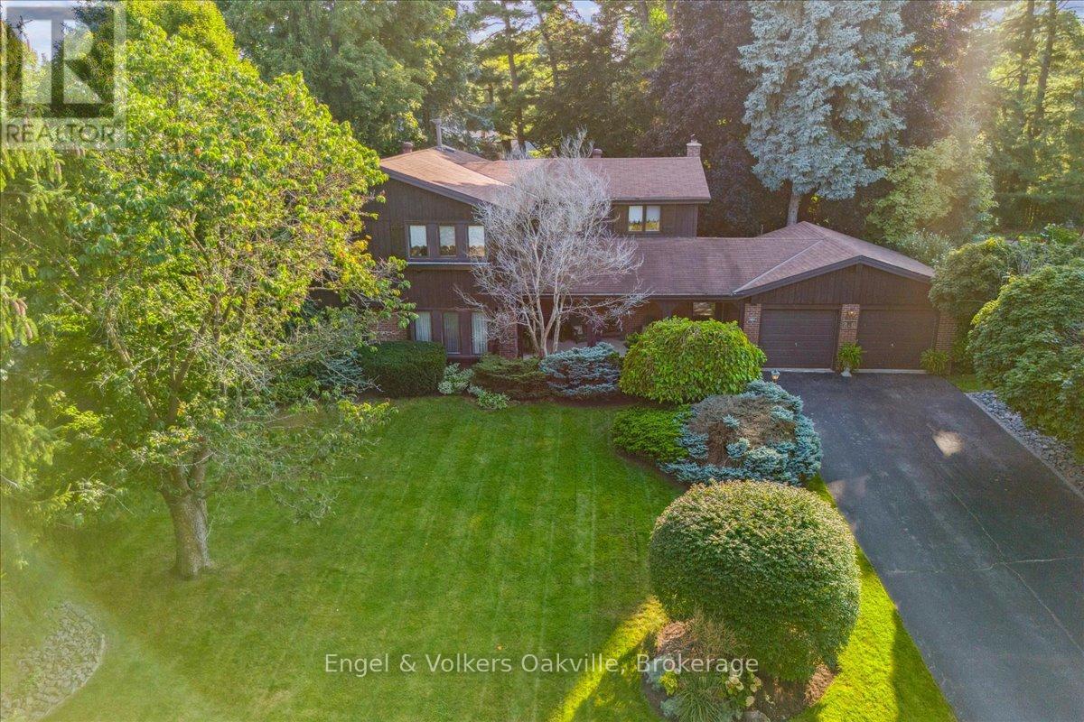 250 Gatestone Avenue, Oakville (Fd Ford), Ontario  L6J 5R9 - Photo 4 - W12888100