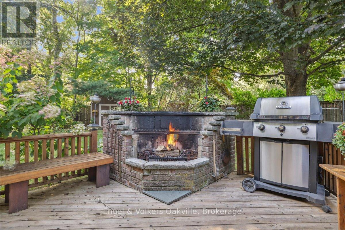 250 Gatestone Avenue, Oakville (Fd Ford), Ontario  L6J 5R9 - Photo 41 - W12888100