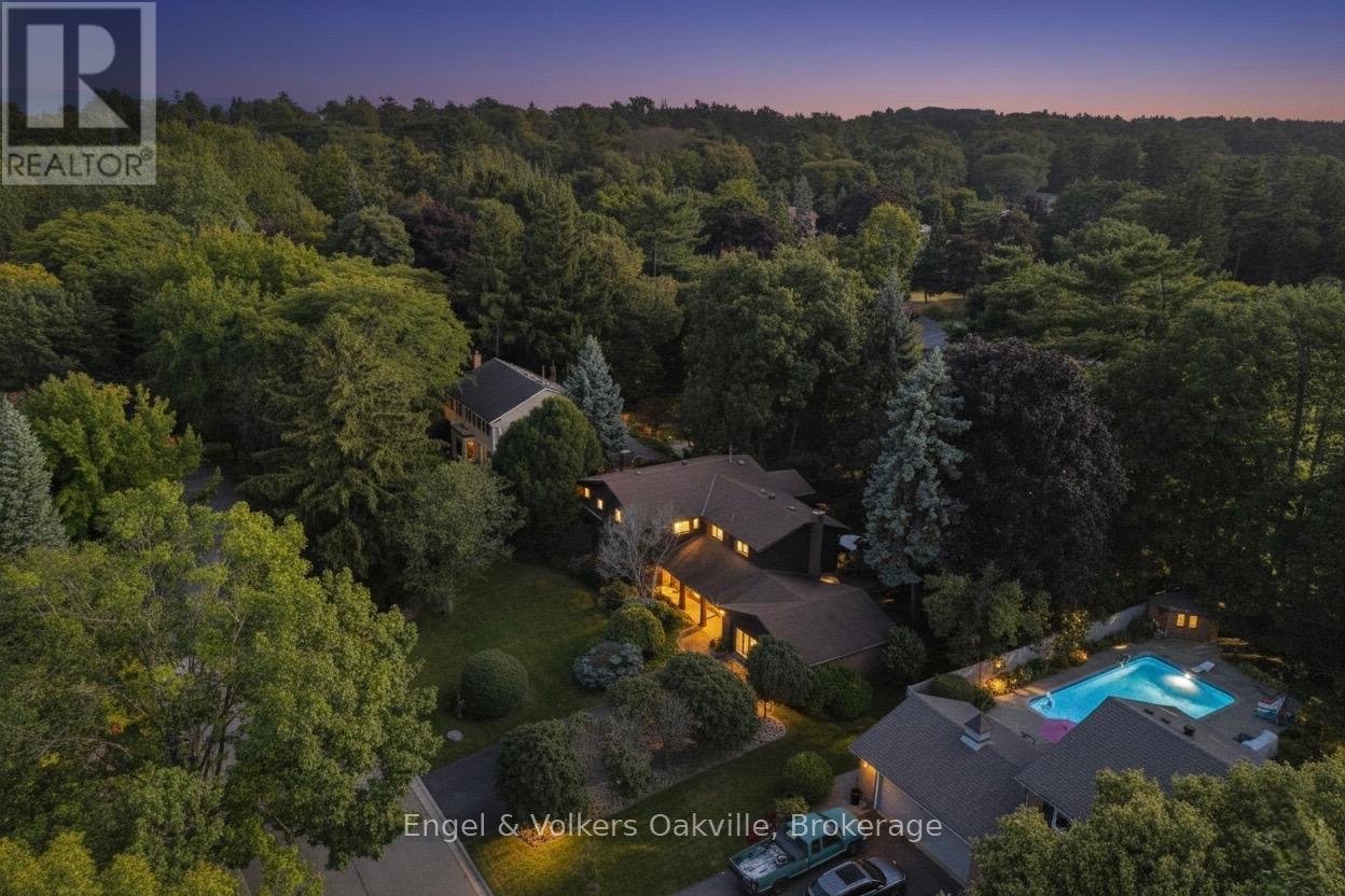 250 Gatestone Avenue, Oakville (Fd Ford), Ontario  L6J 5R9 - Photo 5 - W12888100