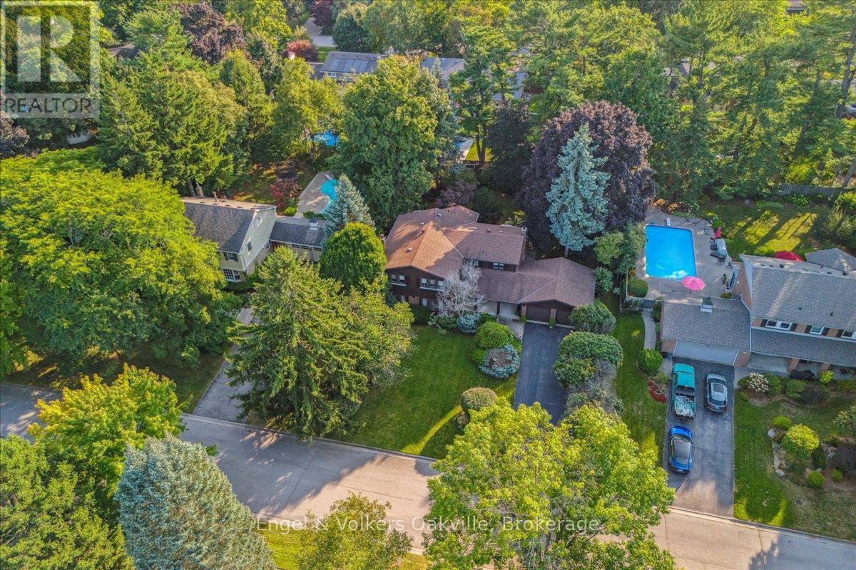 250 Gatestone Avenue, Oakville (Fd Ford), Ontario  L6J 5R9 - Photo 7 - W12888100