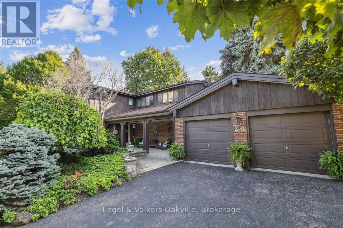 250 Gatestone Avenue, Oakville (Fd Ford), Ontario  L6J 5R9 - Photo 8 - W12888100