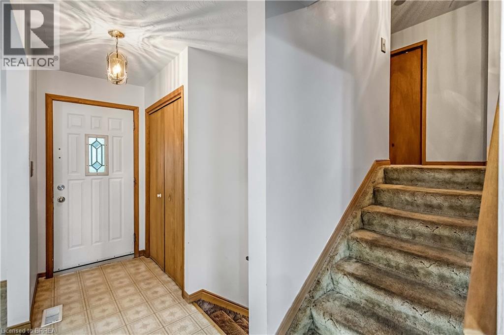 52 Charles Street, Brantford, Ontario  N3T 1B3 - Photo 14 - 40811637