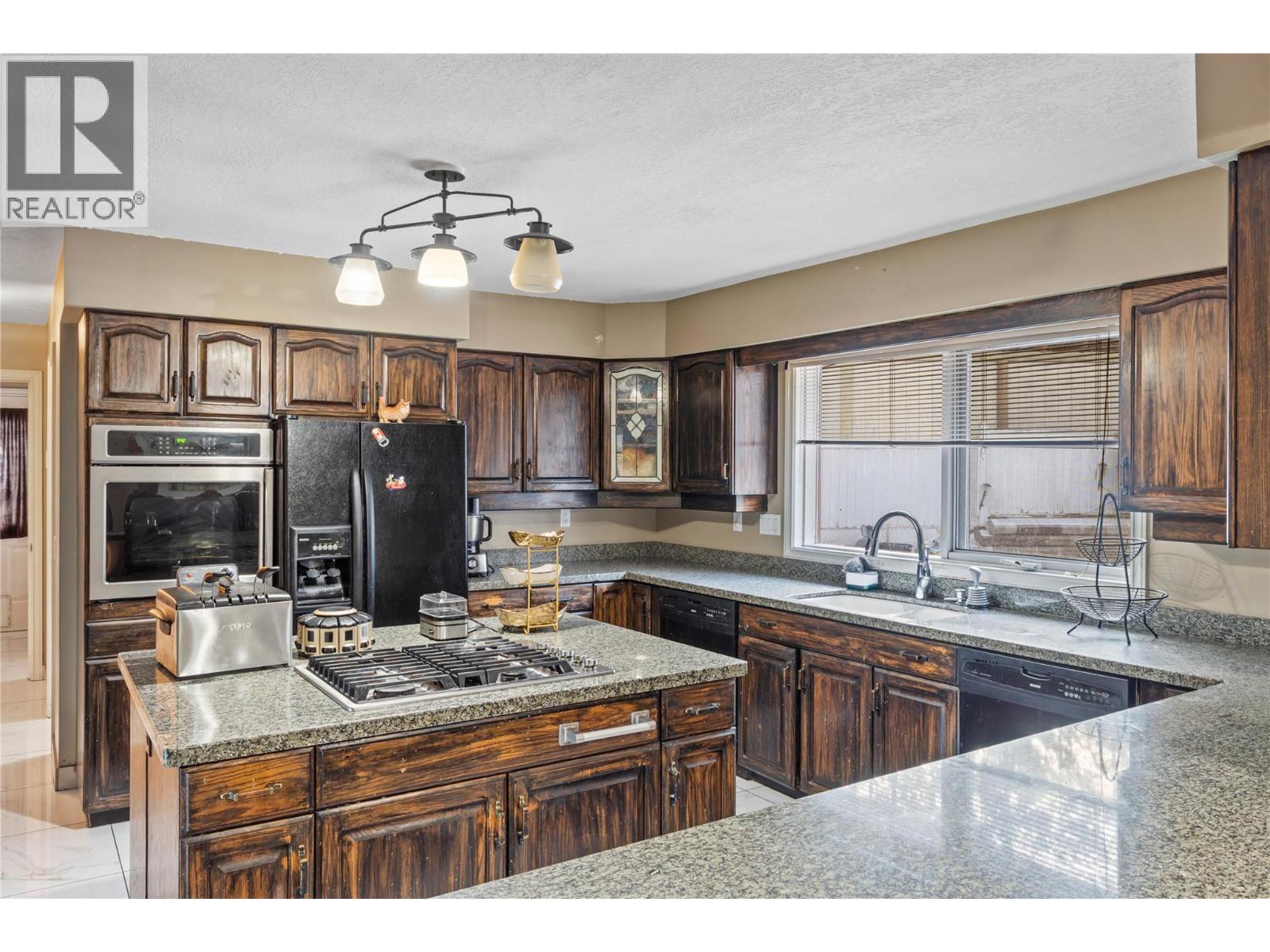 2058 Glenmohr Drive, Kamloops, British Columbia  V1S 1N4 - Photo 13 - 10371447