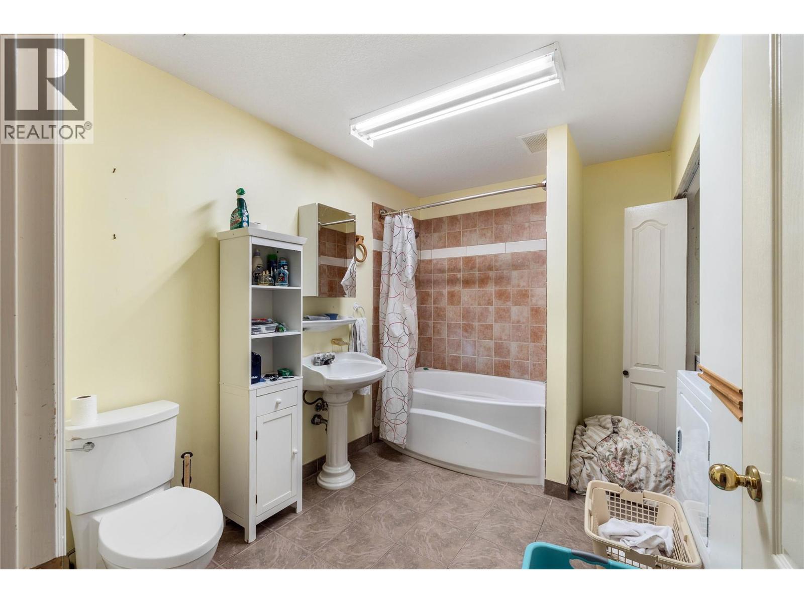 2058 Glenmohr Drive, Kamloops, British Columbia  V1S 1N4 - Photo 47 - 10371447