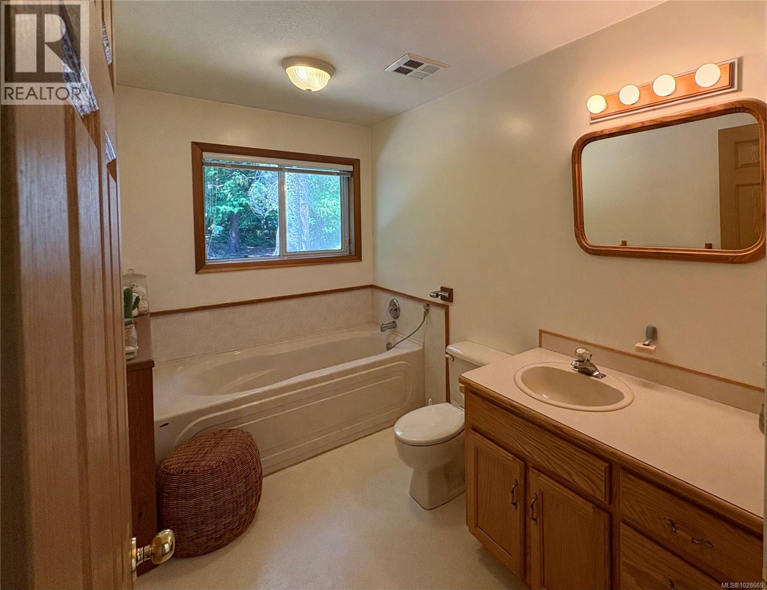 1655 Baikie Rd, Denman Island, British Columbia  V0R 1T0 - Photo 12 - 1028669