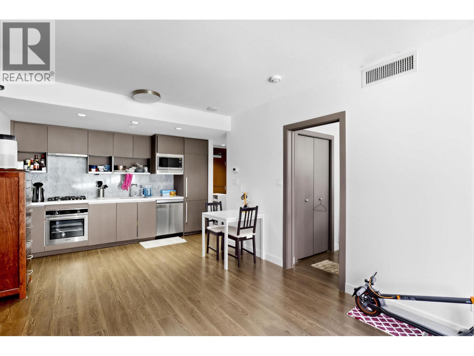 351 38 Smithe Street, Vancouver, British Columbia V6B 0P3 - Photo 13 - R3100021