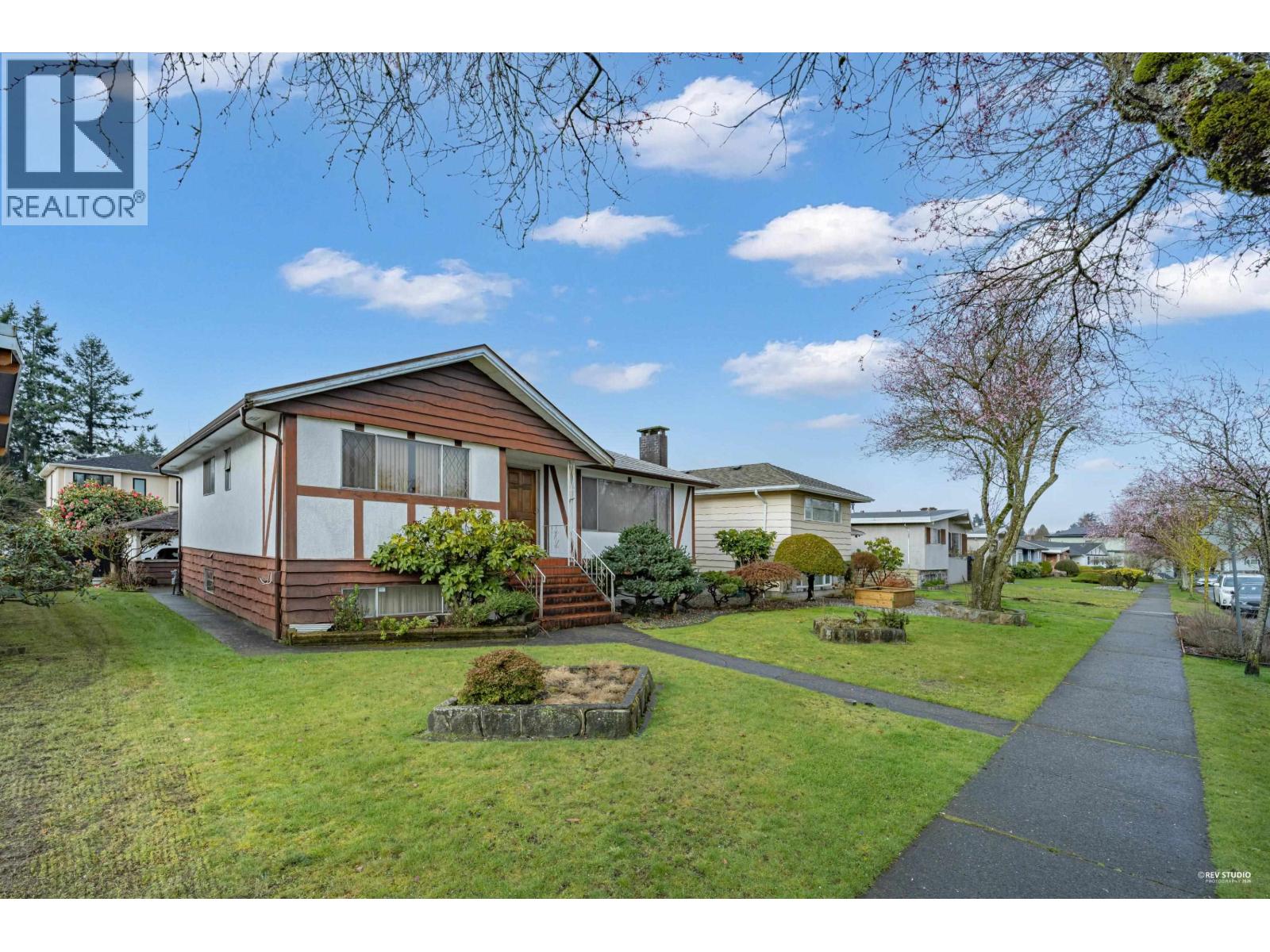 7281 Elmhurst Drive, Vancouver, British Columbia  V5S 2X5 - Photo 1 - R3100014