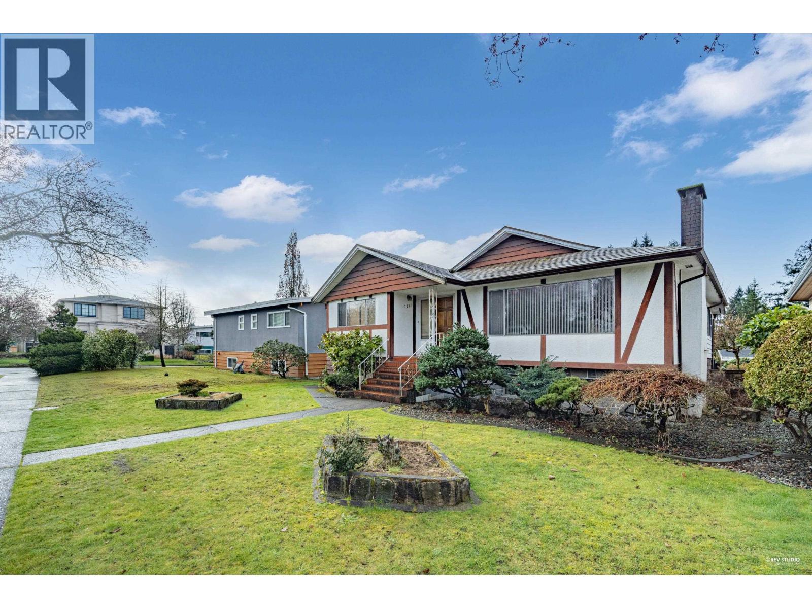 7281 Elmhurst Drive, Vancouver, British Columbia  V5S 2X5 - Photo 3 - R3100014