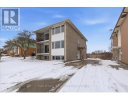 118 CHANDLER DRIVE, Kitchener, Ontario