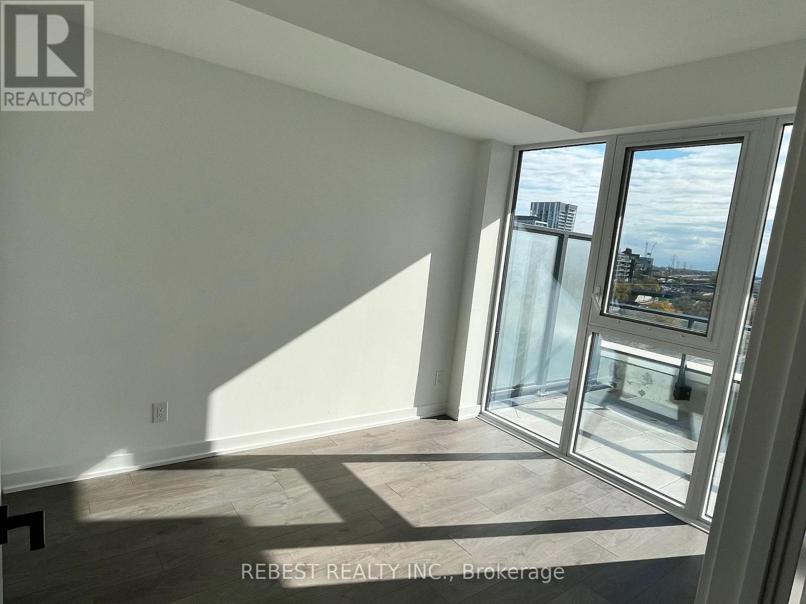 511 - 5 Defries Street, Toronto, Ontario  M5A 0W7 - Photo 4 - C12846480