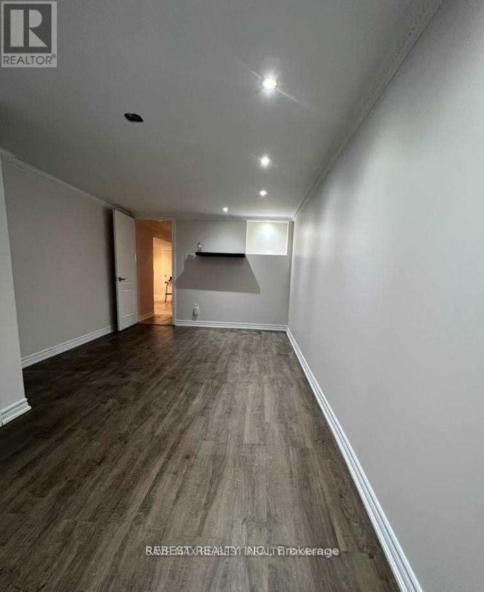 (Bsmt) - 18 Finsbury Drive, Brampton (Southgate), Ontario  L6T 3P9 - Photo 11 - W12752426