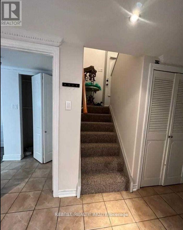 (Bsmt) - 18 Finsbury Drive, Brampton (Southgate), Ontario  L6T 3P9 - Photo 3 - W12752426