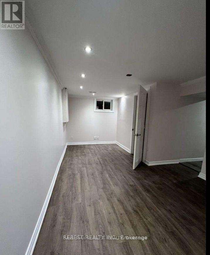 (Bsmt) - 18 Finsbury Drive, Brampton (Southgate), Ontario  L6T 3P9 - Photo 9 - W12752426