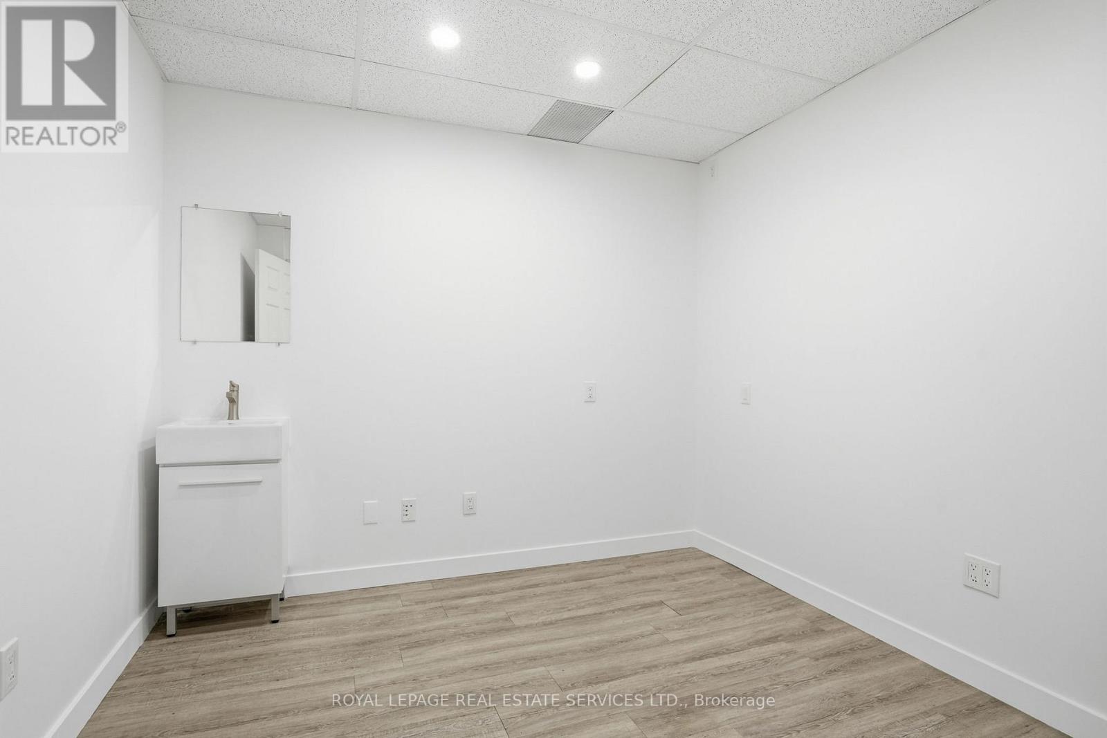 469 Guelph Line, Burlington, Ontario  L7R 3L8 - Photo 10 - W12886432