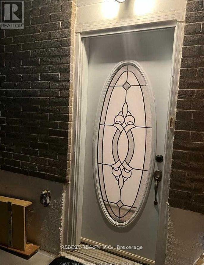 (Bsmt) - 18 Finsbury Drive, Brampton (Southgate), Ontario  L6T 3P9 - Photo 2 - W12752426