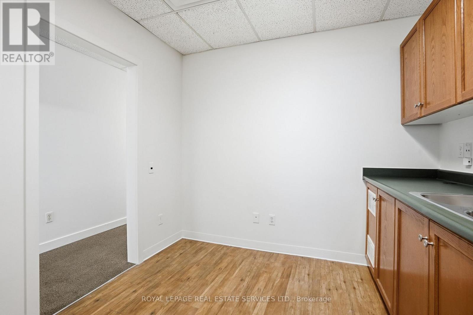 469 Guelph Line, Burlington, Ontario  L7R 3L8 - Photo 8 - W12886432