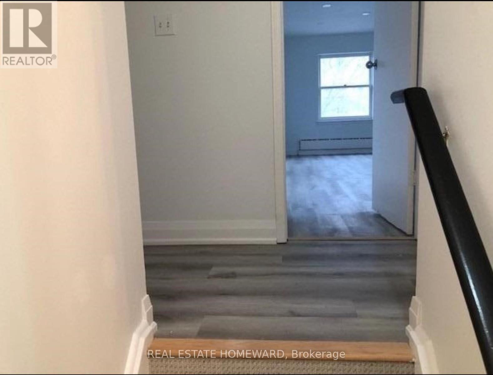 Side - 274 Rumsey Road, Toronto, Ontario  M4G 1R2 - Photo 6 - C12888094