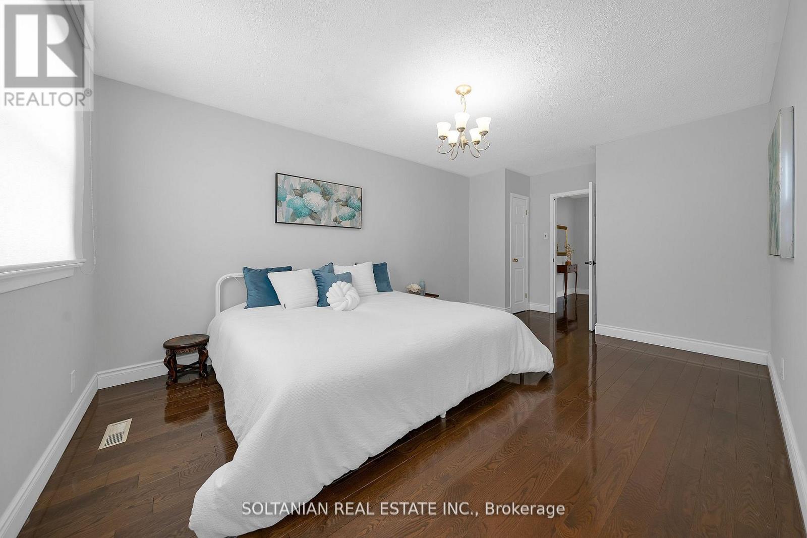 158 Hilda Avenue, Toronto, Ontario  M2M 1V9 - Photo 17 - C12888098
