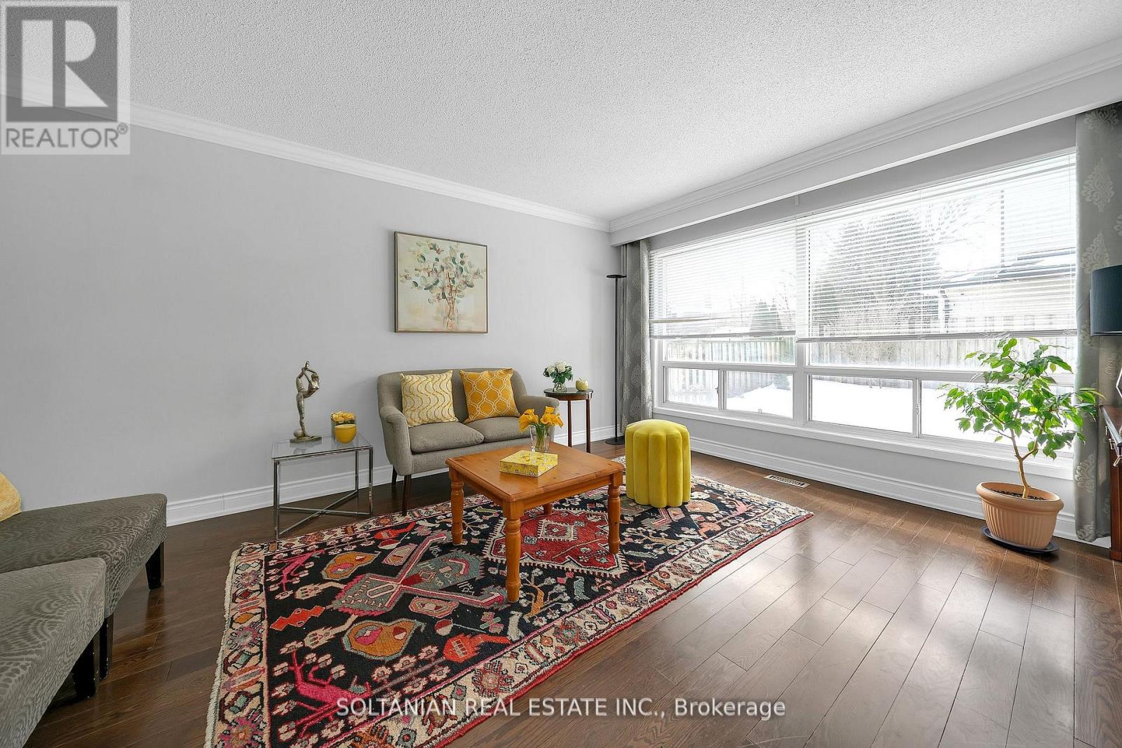 158 Hilda Avenue, Toronto, Ontario  M2M 1V9 - Photo 6 - C12888098