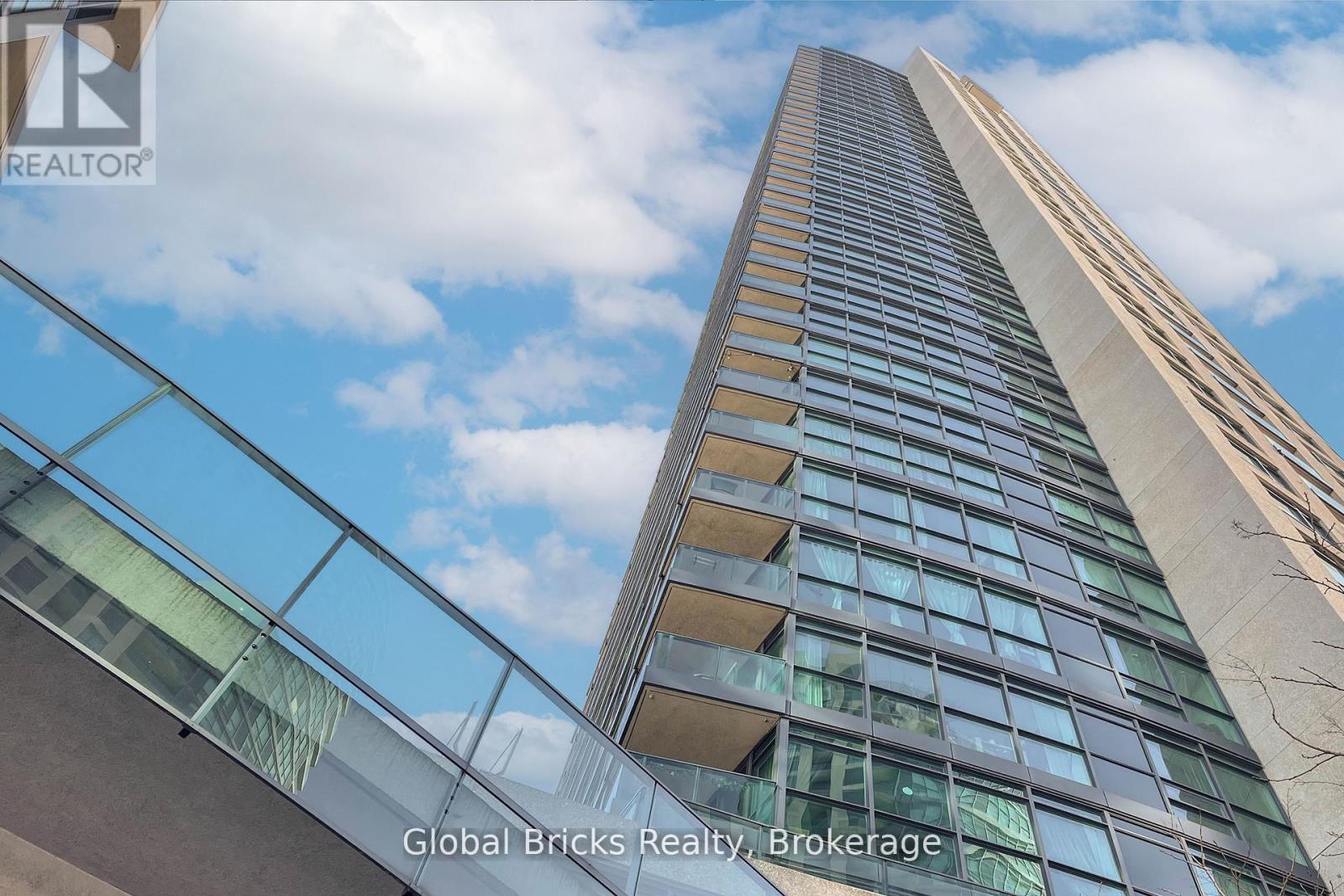 #215 - 215 Fort York Boulevard, Toronto, Ontario  M5V 4A1 - Photo 1 - C12888146