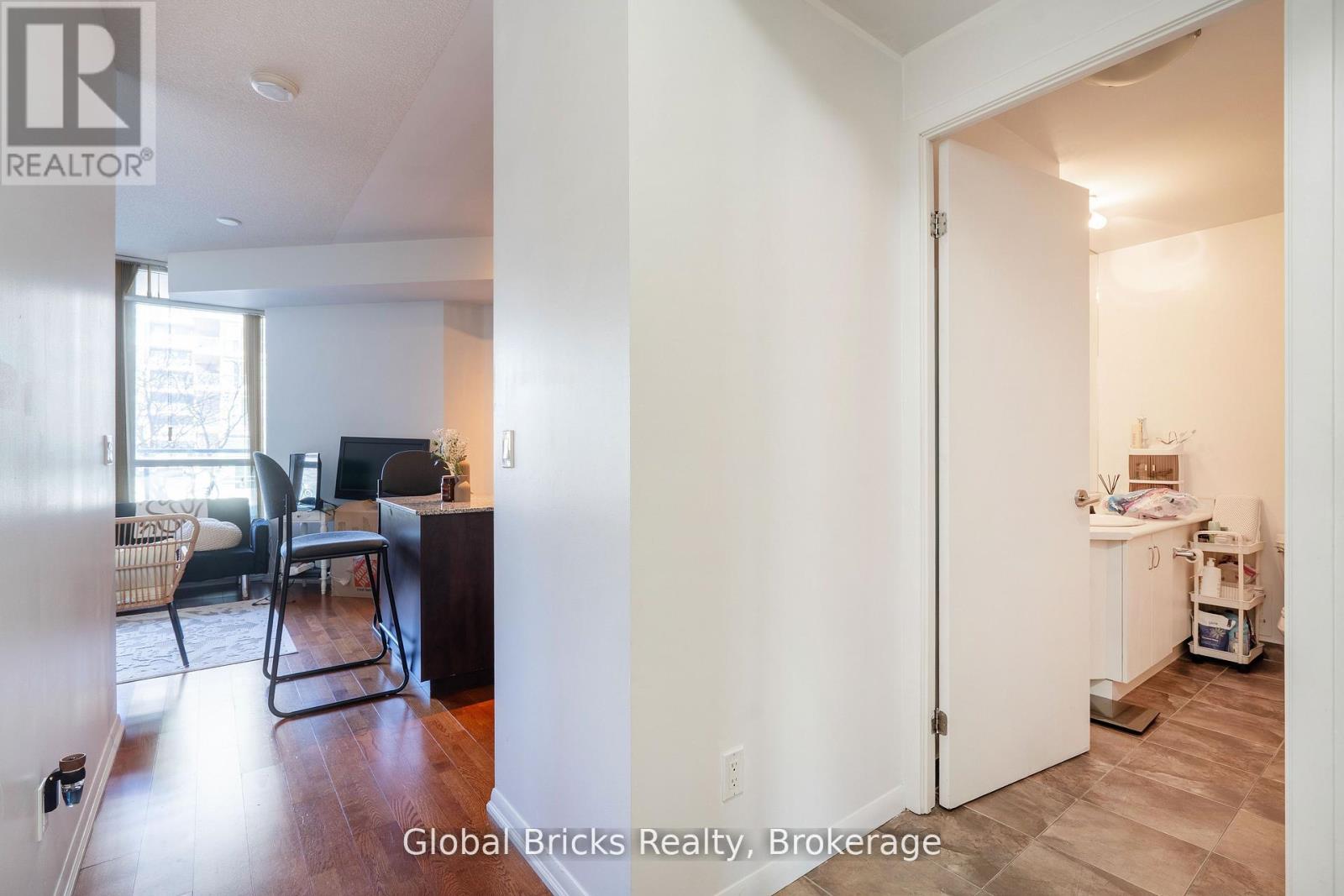 #215 - 215 Fort York Boulevard, Toronto, Ontario  M5V 4A1 - Photo 14 - C12888146