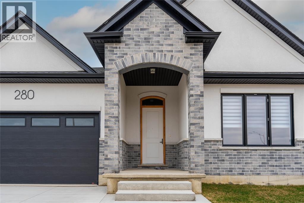 280 Stathis Boulevard, Sarnia, Ontario  N7S 0G7 - Photo 3 - 26005485