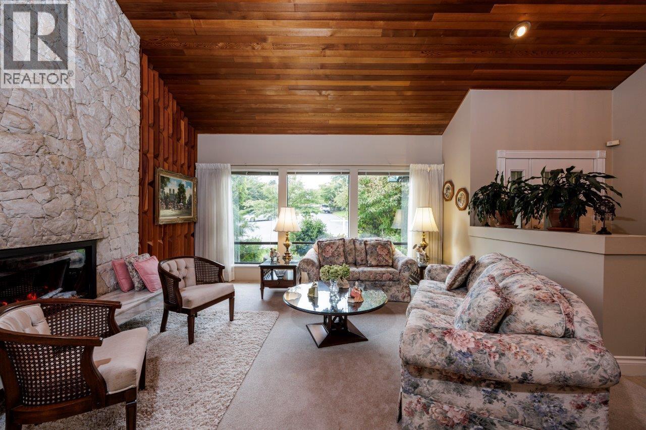 6364 Parkview Place, Burnaby, British Columbia  V5E 4B6 - Photo 5 - R3093947