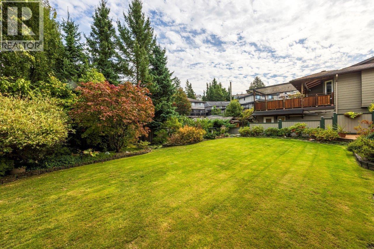 6364 Parkview Place, Burnaby, British Columbia  V5E 4B6 - Photo 3 - R3093947