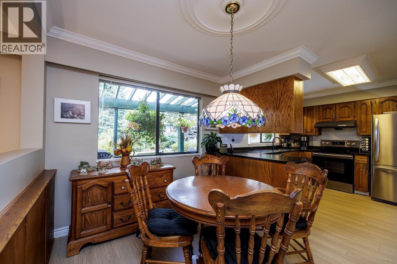 6364 Parkview Place, Burnaby, British Columbia  V5E 4B6 - Photo 13 - R3093947