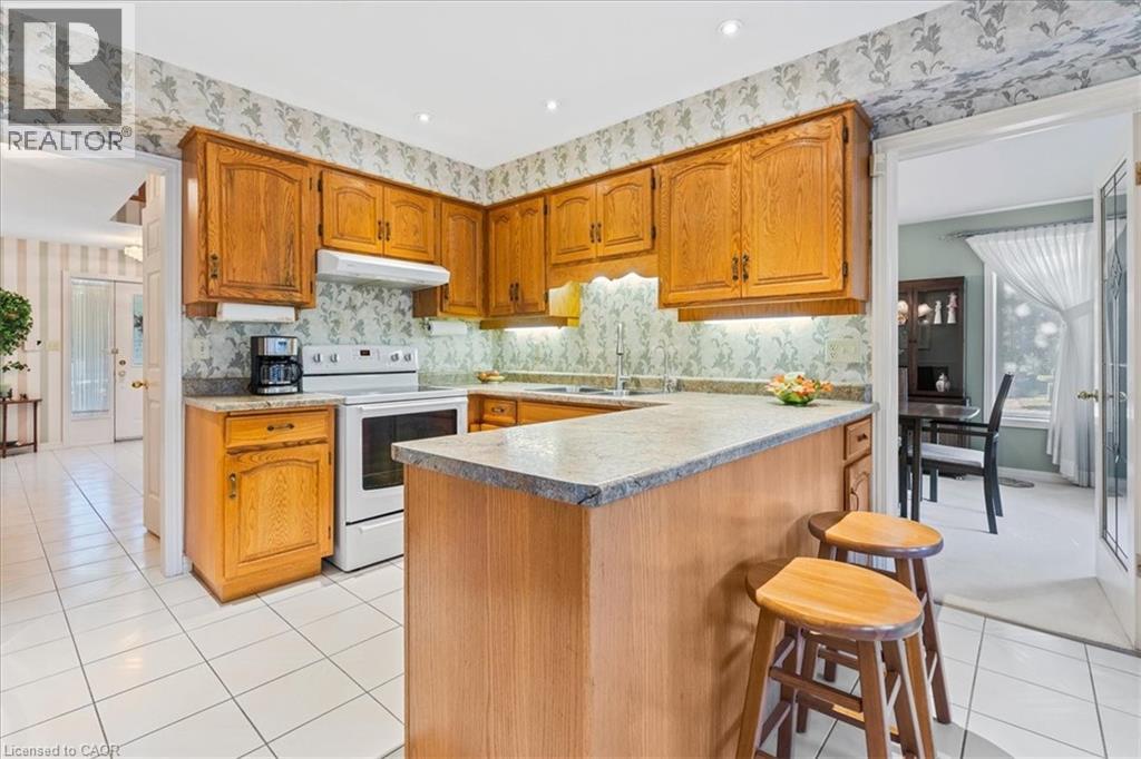 599 Stonebury Crescent, Waterloo, Ontario  N2K 3R2 - Photo 10 - 40804251